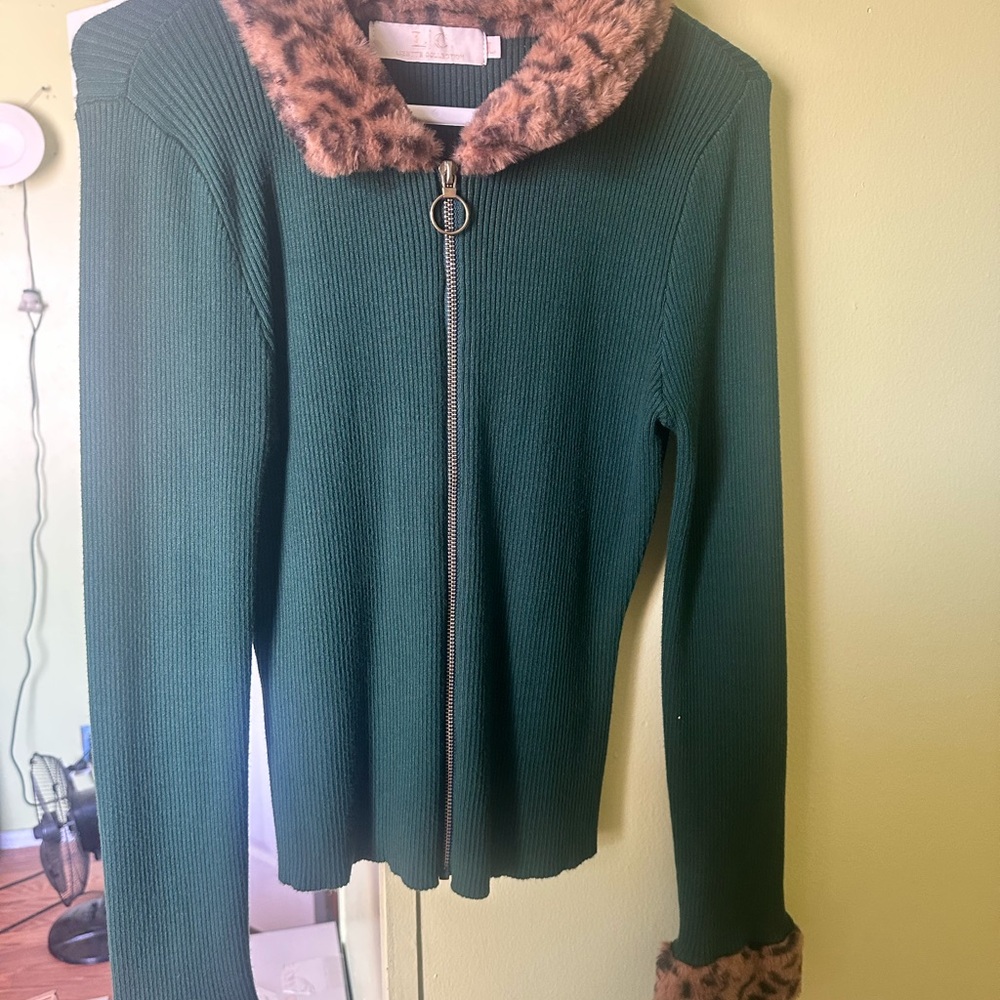 Chic Green Cardigan with Faux Fur Trim